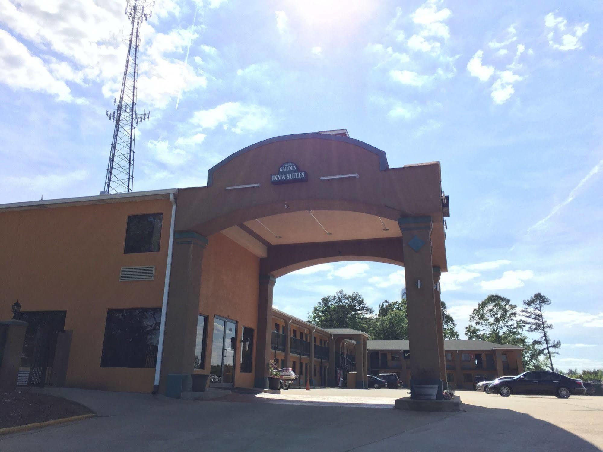 Garden Inn&suites 2*